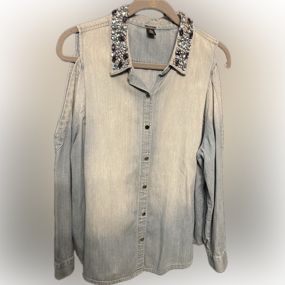 Chicos Black Label Embellished Cold-Shoulder Shirt, XL Petite (could fit reg XL) - Picture 7 of 12